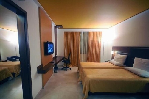 Srinivas Saffron Hotel image 10
