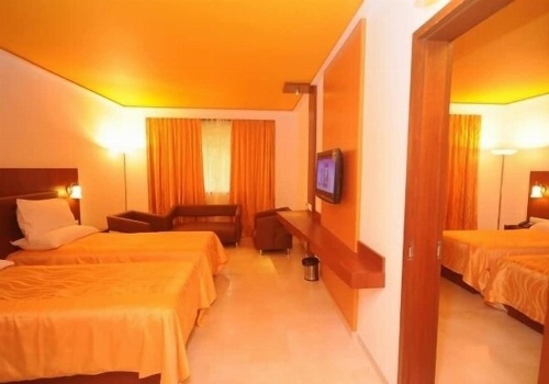 Srinivas Saffron Hotel image 14