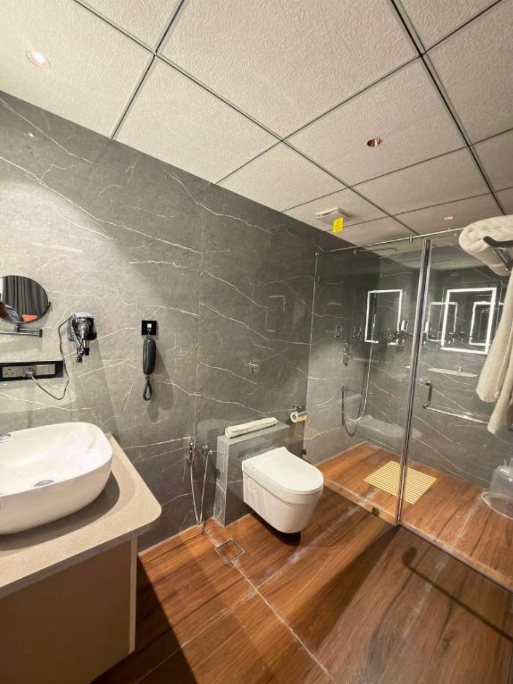 Room image 3