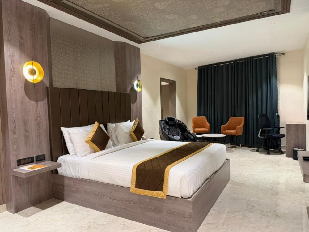 Room image 3