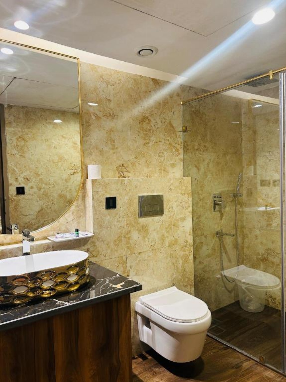 Room image 4