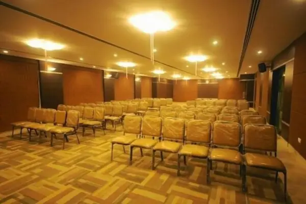 Srinivas Saffron Hotel 5